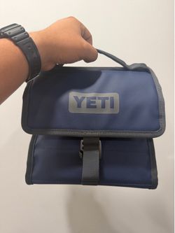 Yeti daytrip 6L navy blue