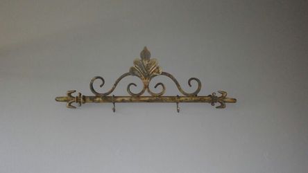 Decrotive Metal Rack