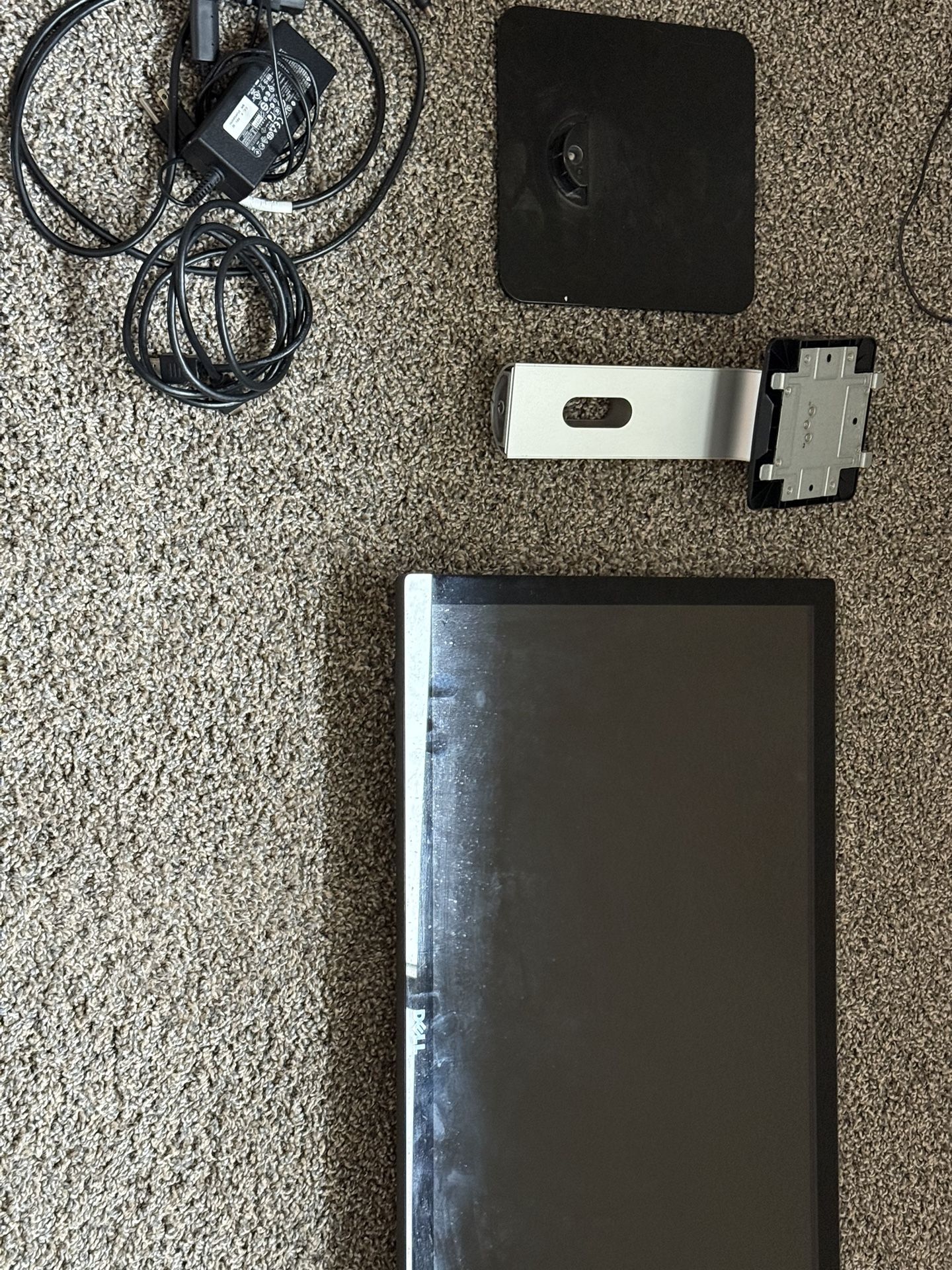 Dell 27.5” Monitor – Great Condition | HDMI Cable + Power Adapter Included