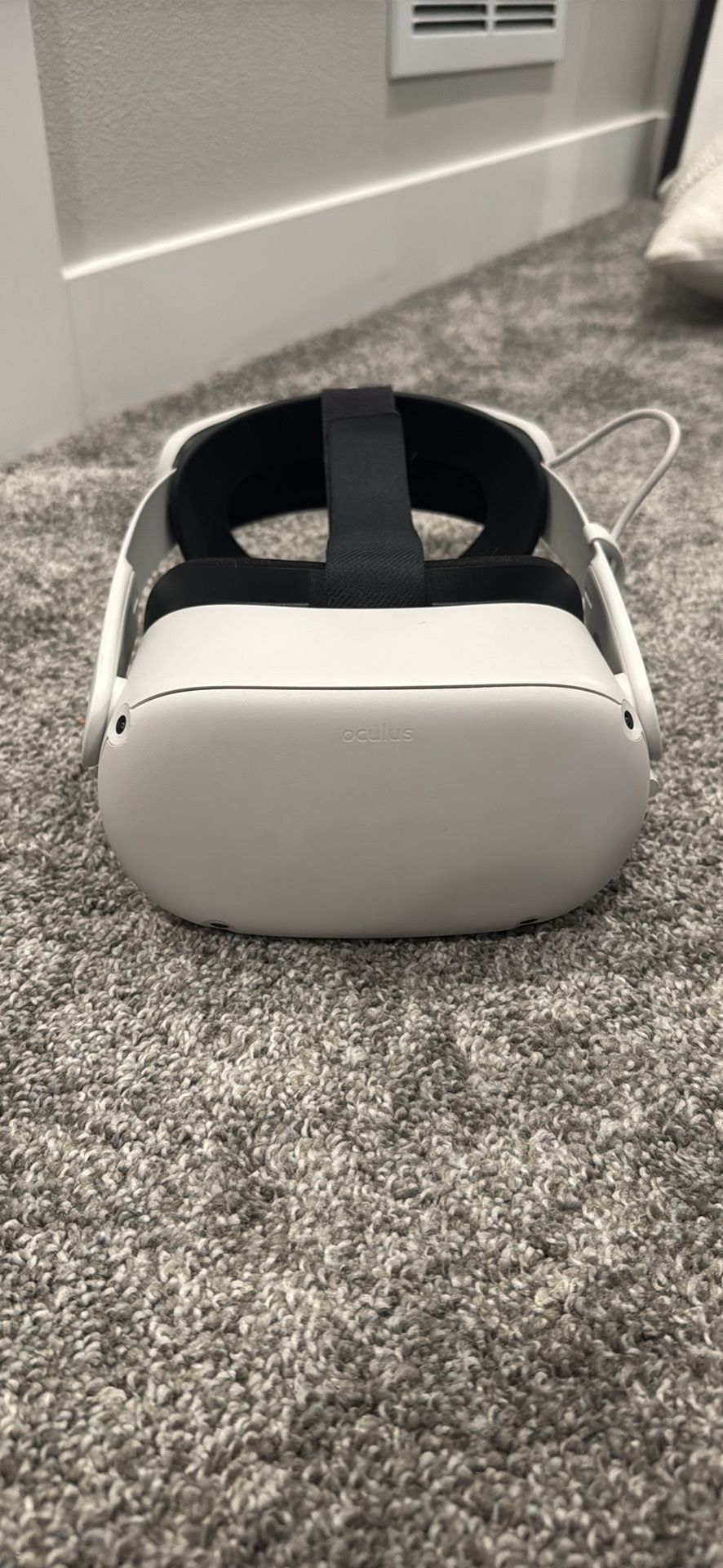 Oculus quest 2 *128 GB Version* READ DESCRIPTION FOR MORE INFO!