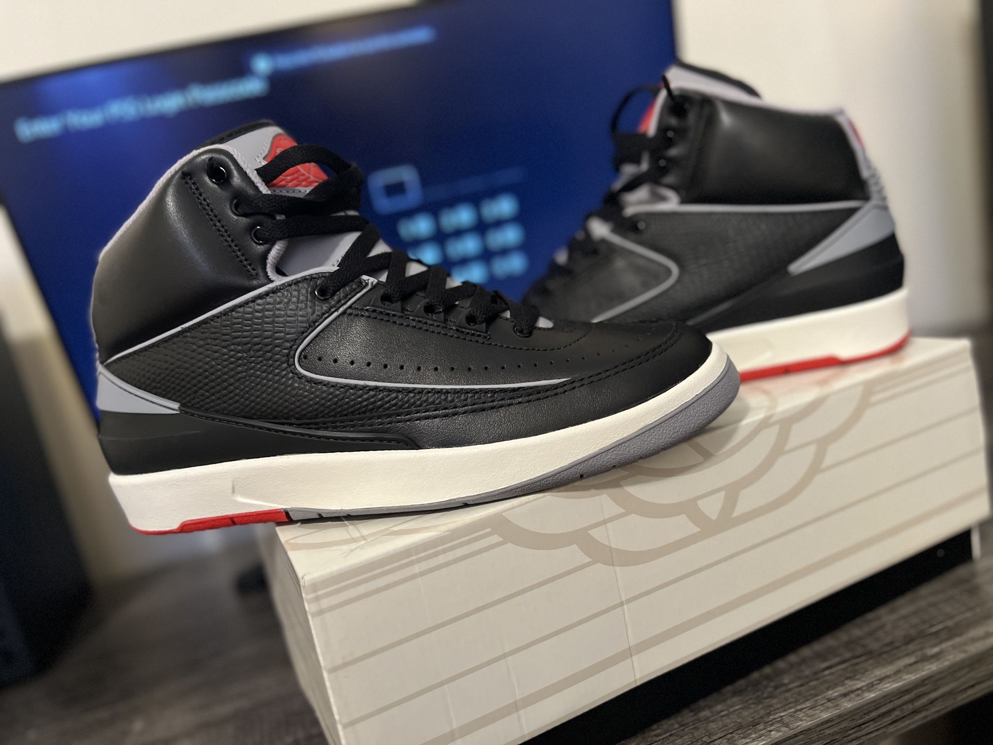 *BRAND NEW JORDAN 2 RETRO BLACK CEMENT*