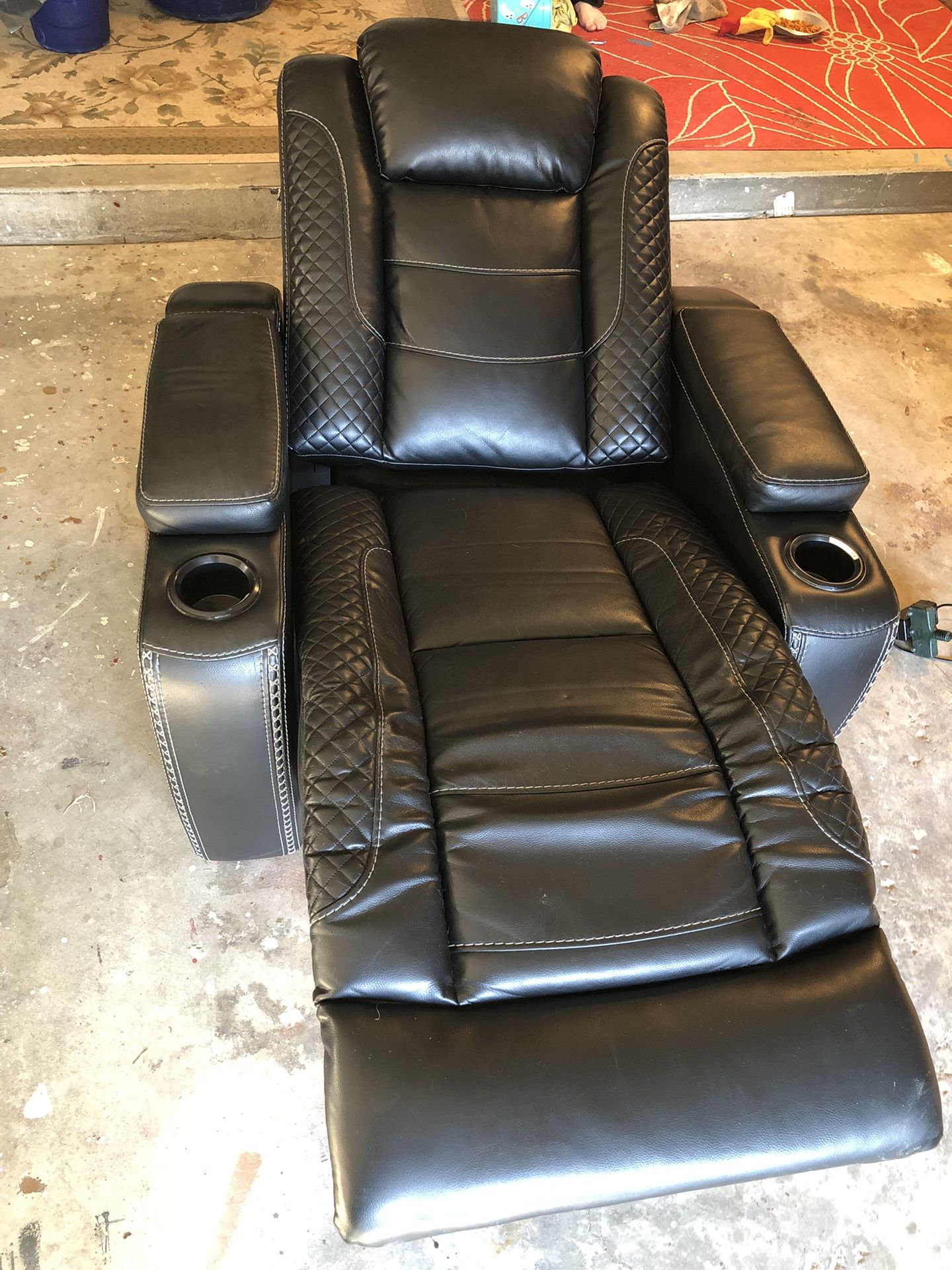 Black Recliners (Electric) for Sale in Bakersfield, CA OfferUp