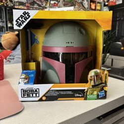 STAR WARS The Black Series Boba Fett (Re-Armored) Premium Electronic Helmet, The Mandalorian Roleplay Collectible for Kids Ages 14 and Up