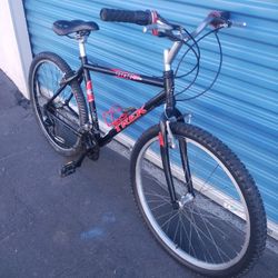 TREK MOUNTAIN BIKE FOR SALE 