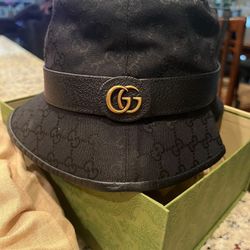 Gucci bucket Hat