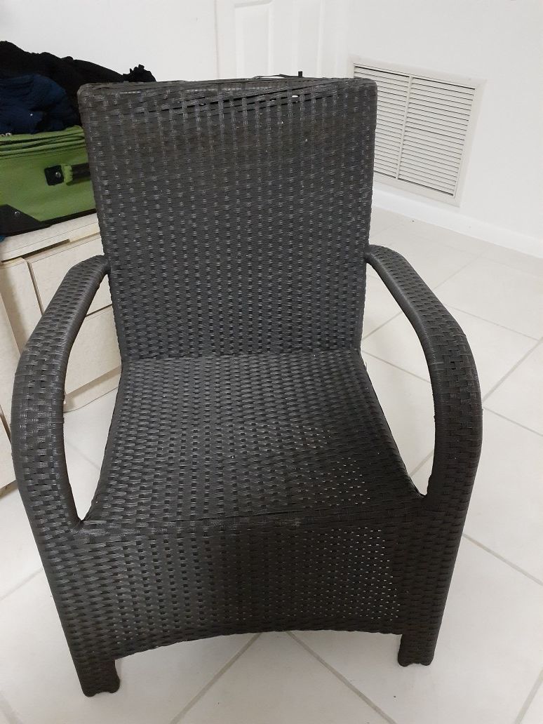 Wicker patio chair