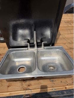 Kitchen Sink and Faucet