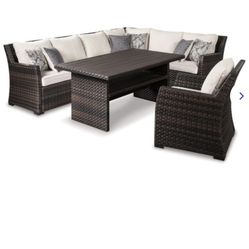 Ashley Furniture 3 Piece Outdoor Sectional And Table Set