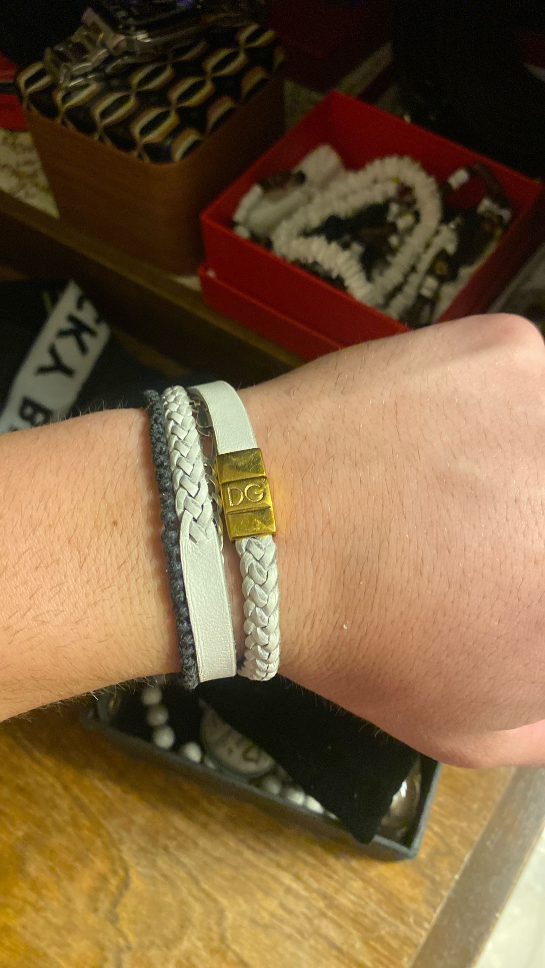 dolce gabbana unisex magentic bracelet gold and white leather