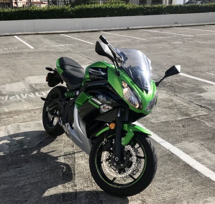 Kawasaki EX 650 2016 - Like New! Low Miles