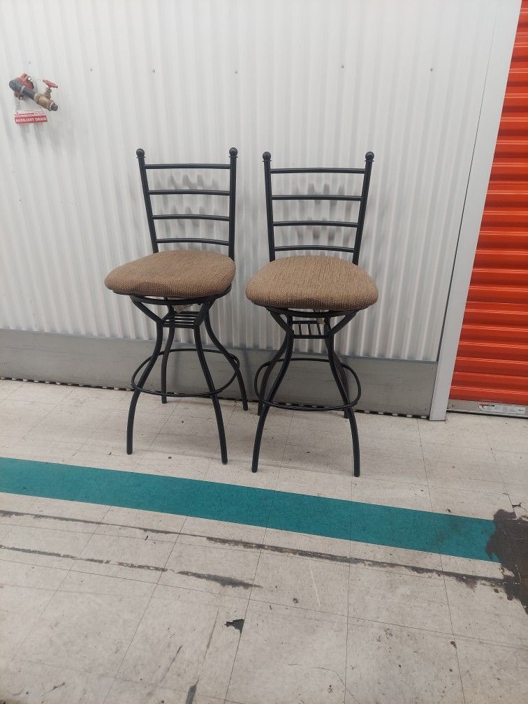 2 Stools