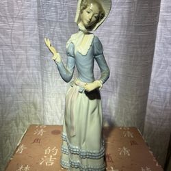 Lladro Lady