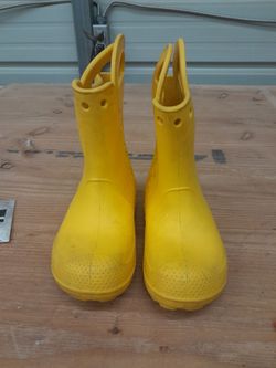 Kids crocs rain boots