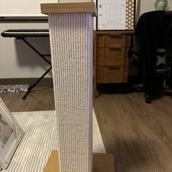 Cat Scratching Tower (32 Inch)