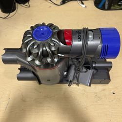 Dyson V7 Vacuum, Dock, Charger