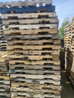 Used Wooden Pallets