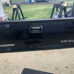 Tailgate (Black)