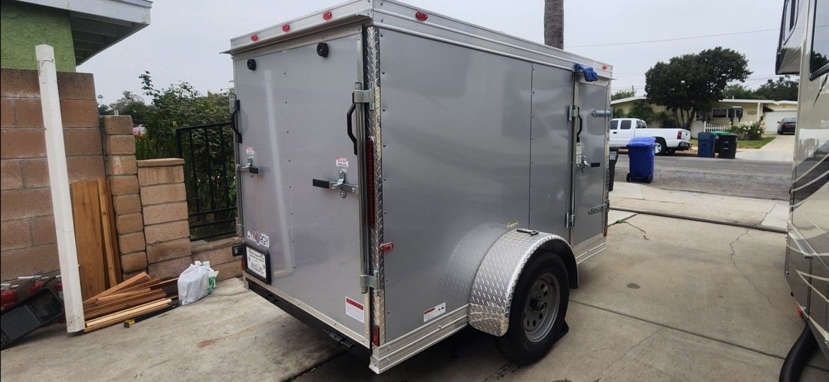 5x8 Enclosed Trailer