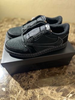Travis Scotts Black Phantoms Lows 1’s