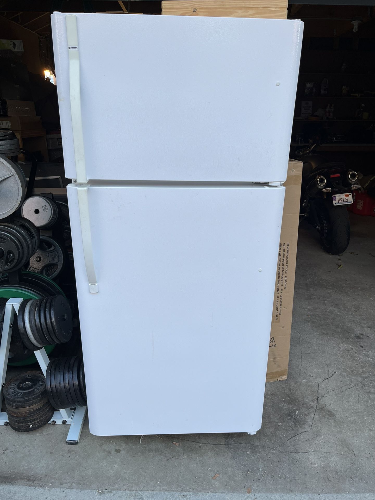 Refrigerator with Ice Maker - Just $250!