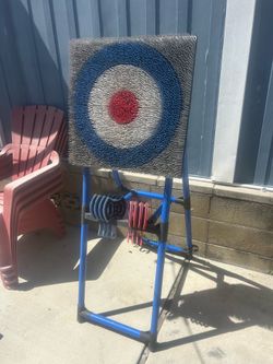 Axe throwing toy