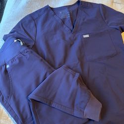 Figs women’s scrubs jogger set in plum color size M
