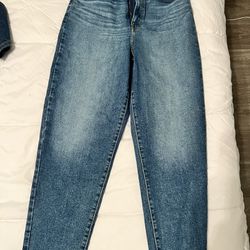 Womens Levi Jeans Never Worn 