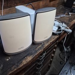 Orbi 850 Router And 1 satellite