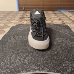 ZNSORED HI ADIDAS Black And White 81/2 Men 91/2 Wmn