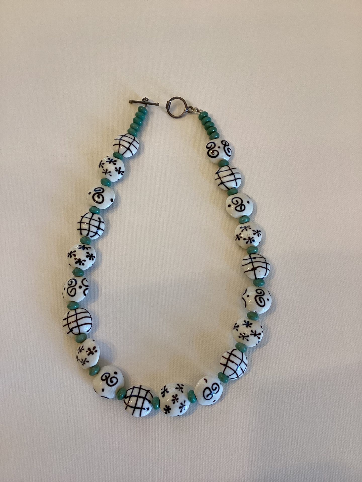 Green & White Patterned Bead Necklace