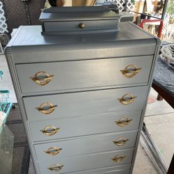 Vintage Tall dresser 5 full size drawer + small drawer - total of six drawers with mirror 68 inches tall / 34 inches wide/. 19 inches deep - solid woo