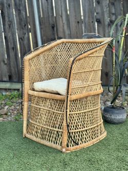 Mid Century Wicker Rattan Peacock Barrel Outdoor Patio Indoor Chair