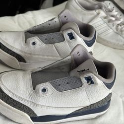 Air Jordan 3 Retro “Midnight Navy” – Youth Size 1.5Y – $25