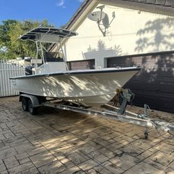 1989 Seacraft 20.8 Ft Center Console 