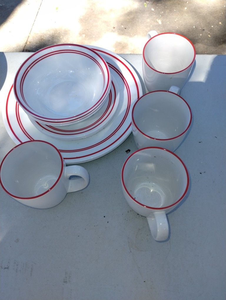 Red Dish Set