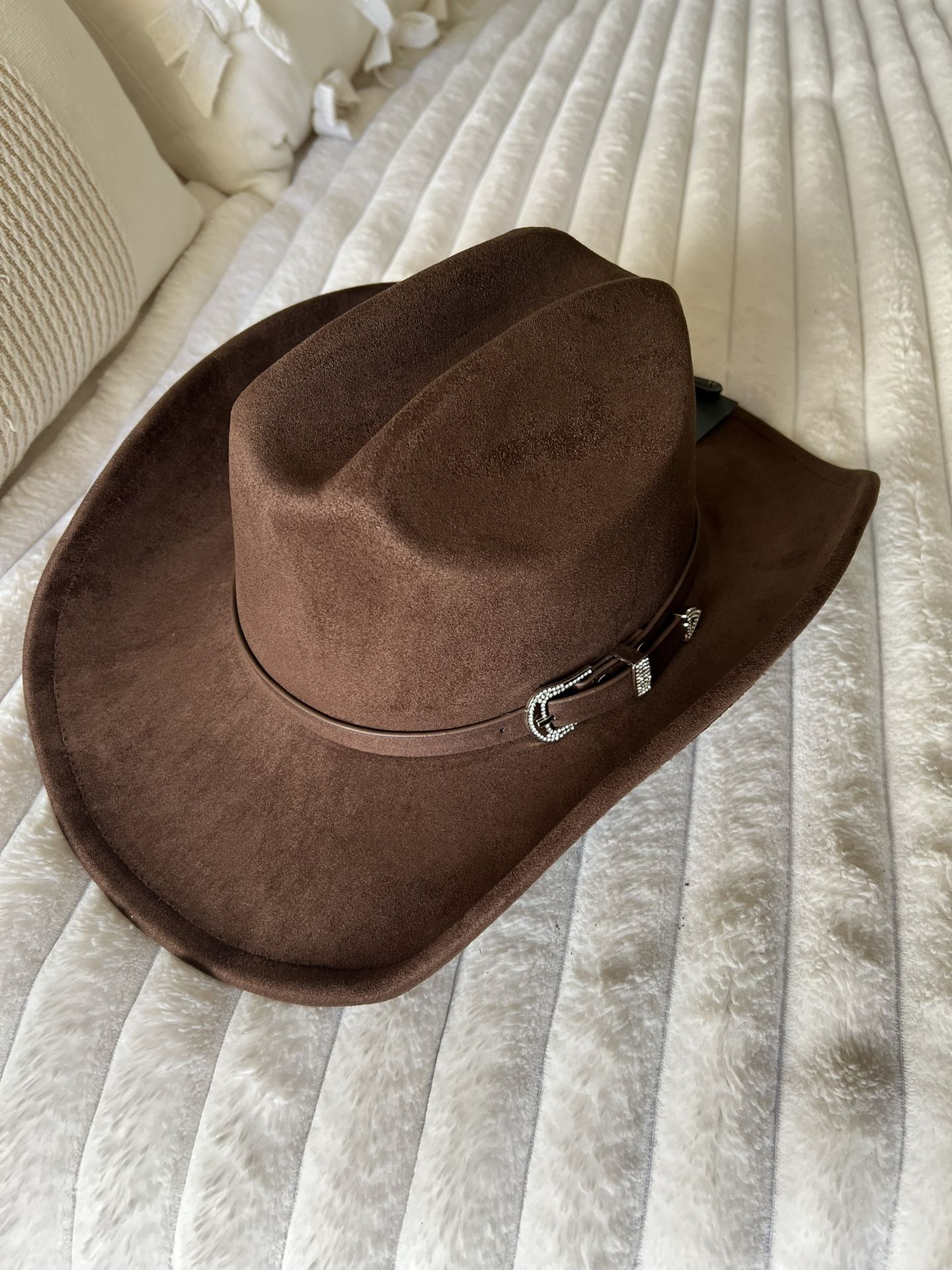 Beautiful Saddle Brown Suede Cowboy Hat With Rhinestone Belt - New With Tags