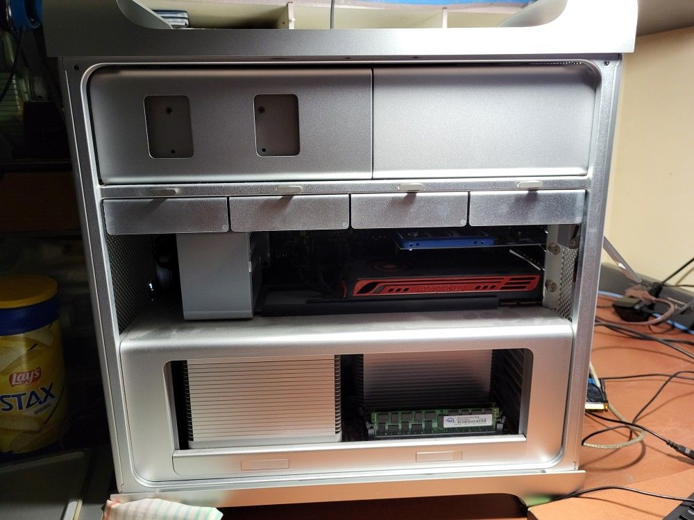 Mac Pro 5.1 2012 Tower Apple 32 GB RAM 1T SSD HD 1TB Sata HD 2TB 12 Core Intel Xeon $400