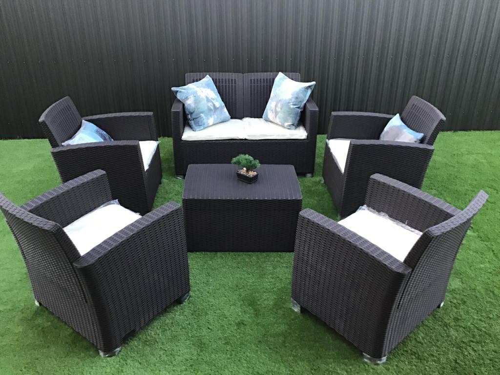 🛋️ Sofa/Couch - Delivery Available 🚛