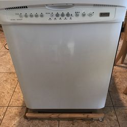 Microwave And Dishwasher 