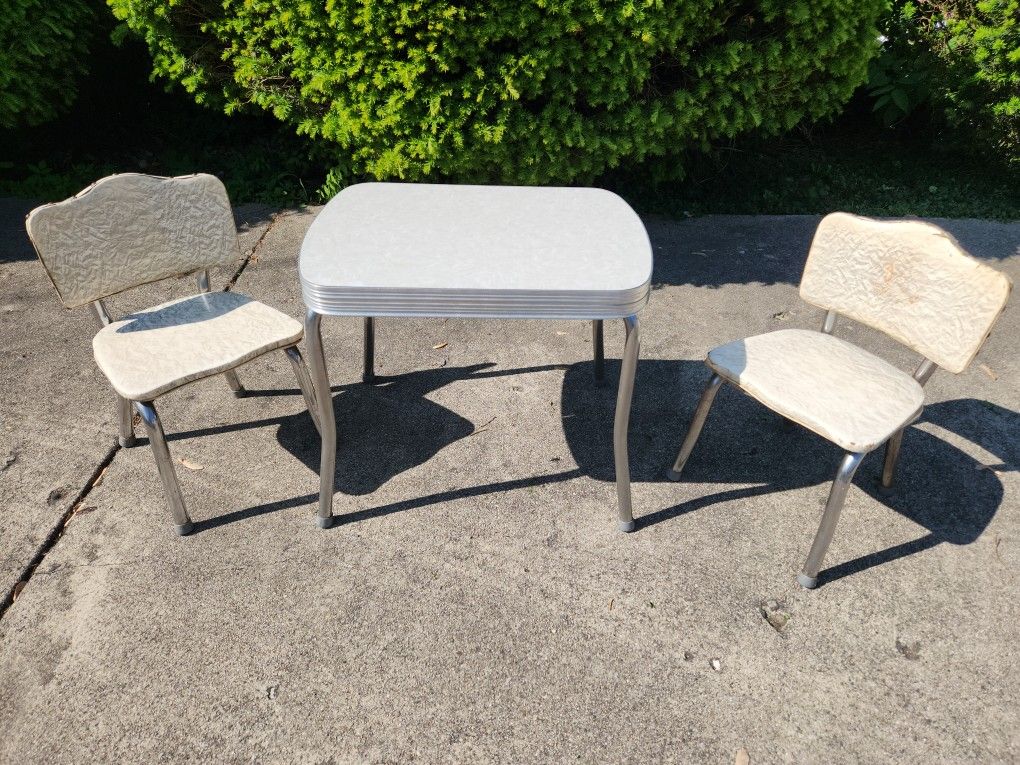 Vintage Child Size 50s Kitchen Formica Table