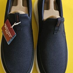 Sketchers Arch Comfort Navy Size 12