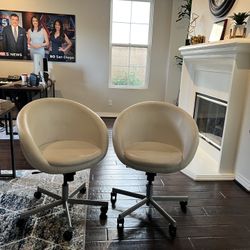 IKEA SKRUVSTA White Eggy Swivel Chairs Pair 