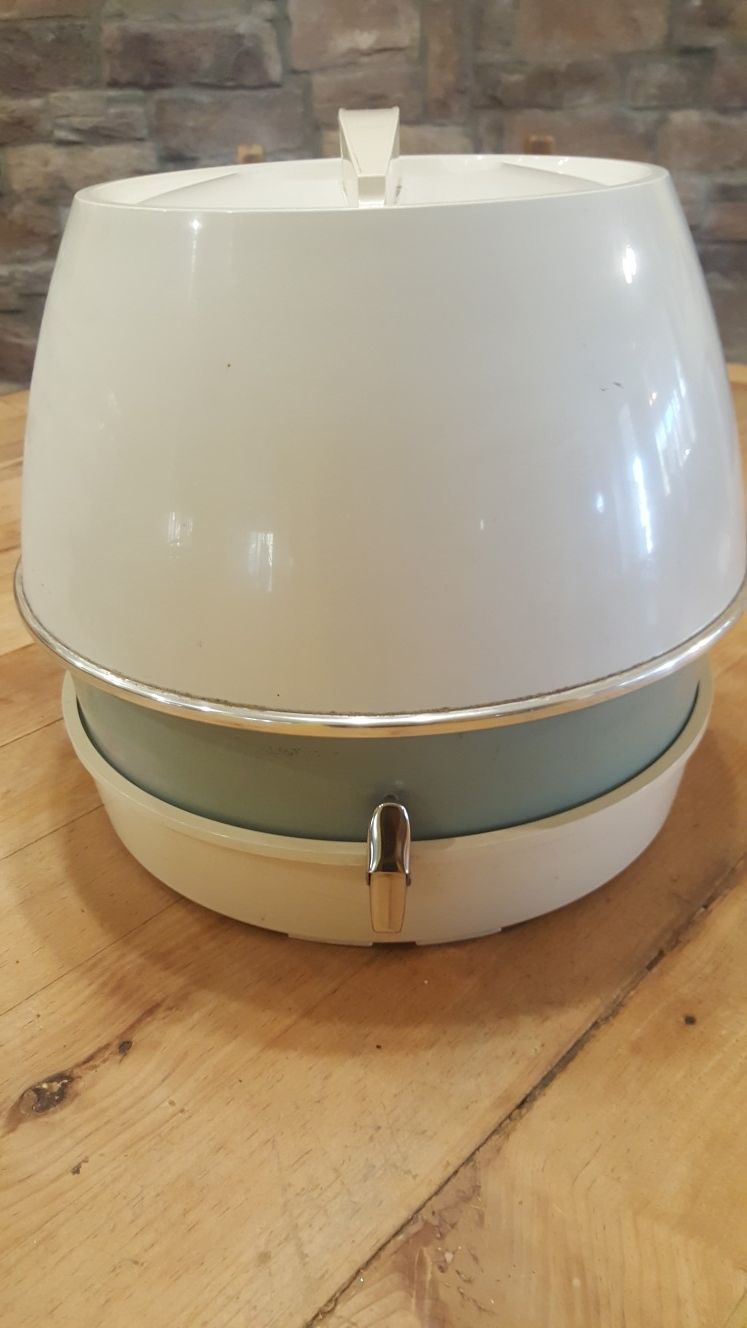Portable hair dryer