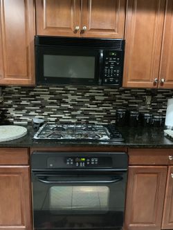 Gas stove And microwave