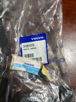 Genuine OEM Volvo (contact info removed)3 Engine Crankcase Breather Hose S40 V50 C30 C70