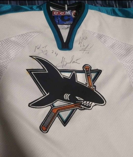 Vintage San Jose Sharks 1990's CCM Jersey Boys L/XL Jersey