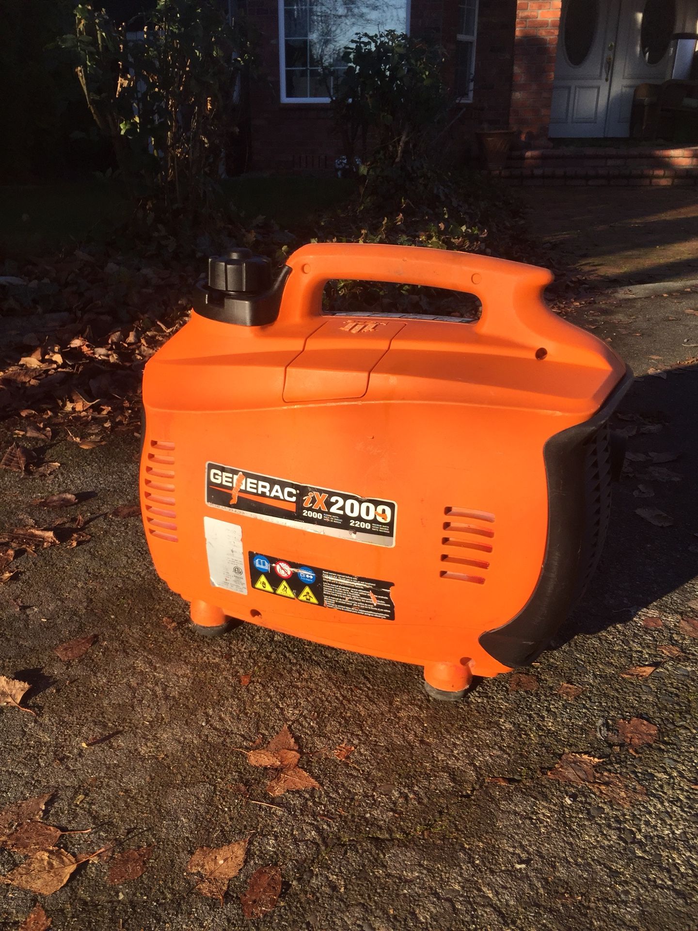 Generac ix2000 inverter generator 2000 watt (2200 peak) for Sale in