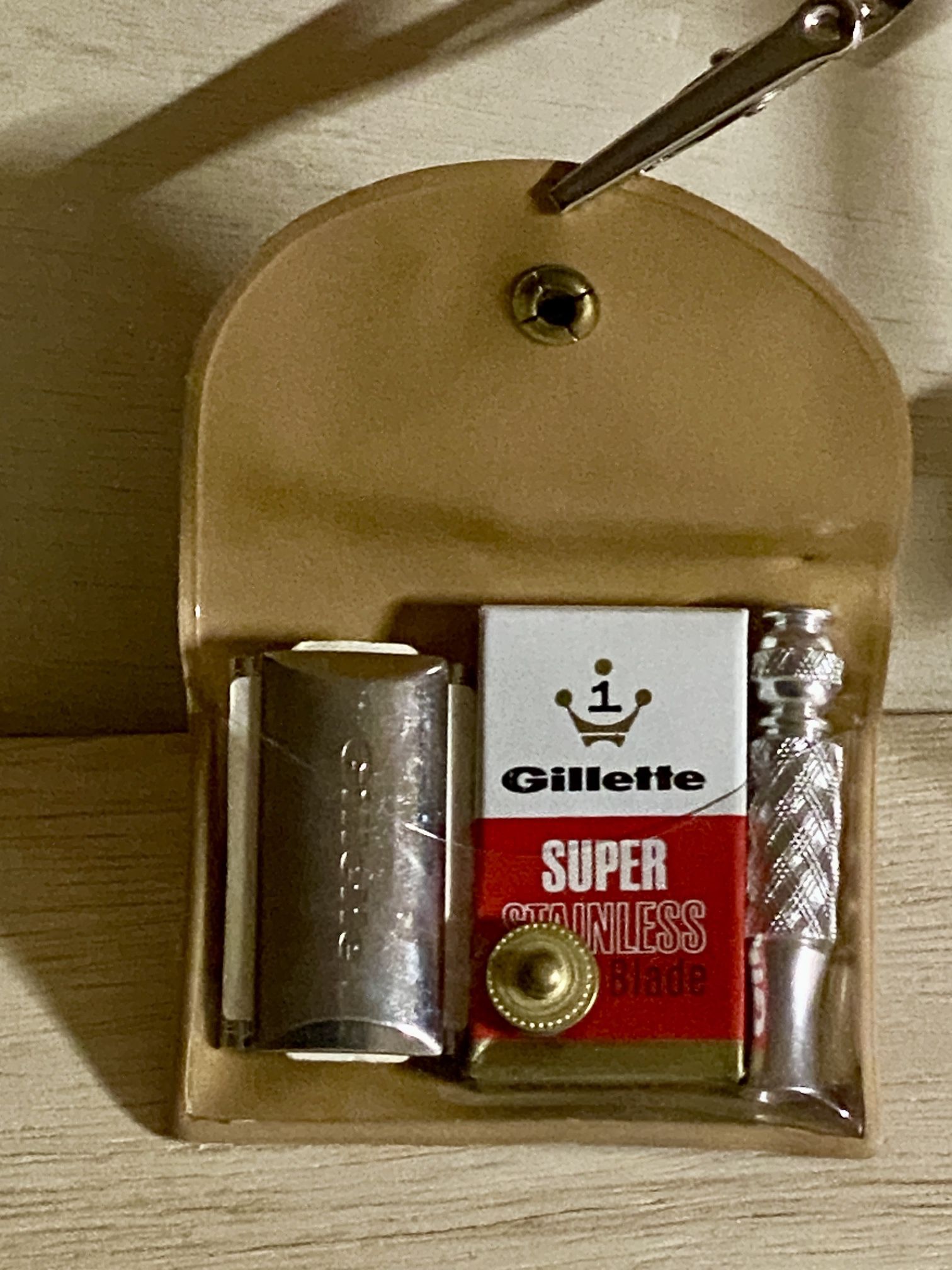 1970 Gillette Travel Double Edge Safety Razor Kit, 2nd Quarter Production