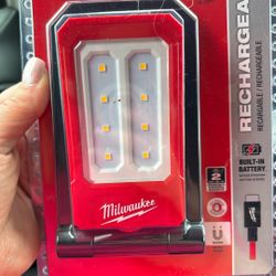 Milwaukee Rechargeable Magnetic Task Light