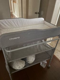 Portable baby changing table